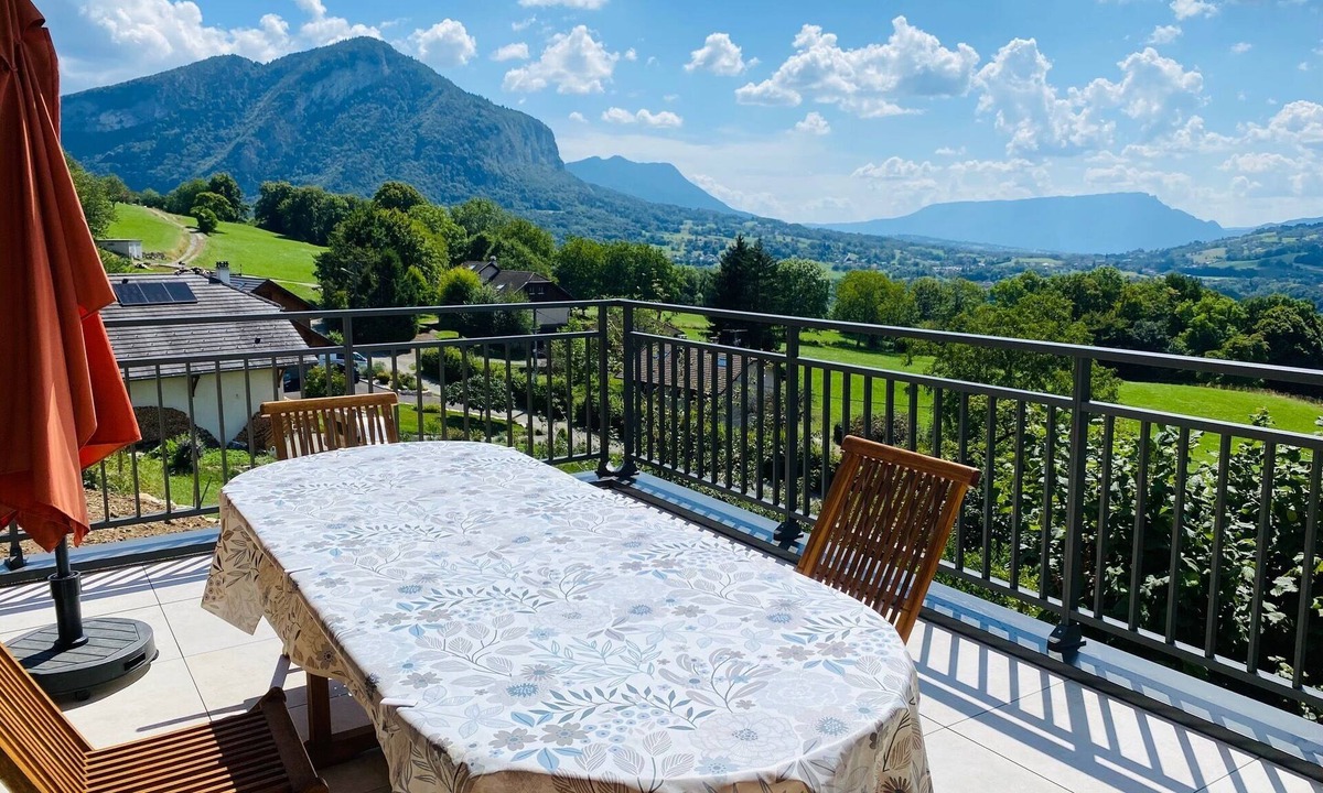 Gruffy House | House with view of the Bauges
