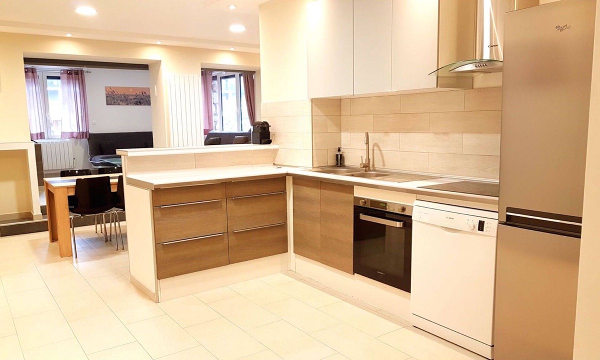 Mont-de-Lans Apartment | Housing full center of 160m2: Large capacity, fully equipped, very well located