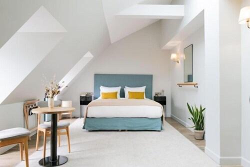 Pigalle Hotel | HOY Paris - Yoga Hotel