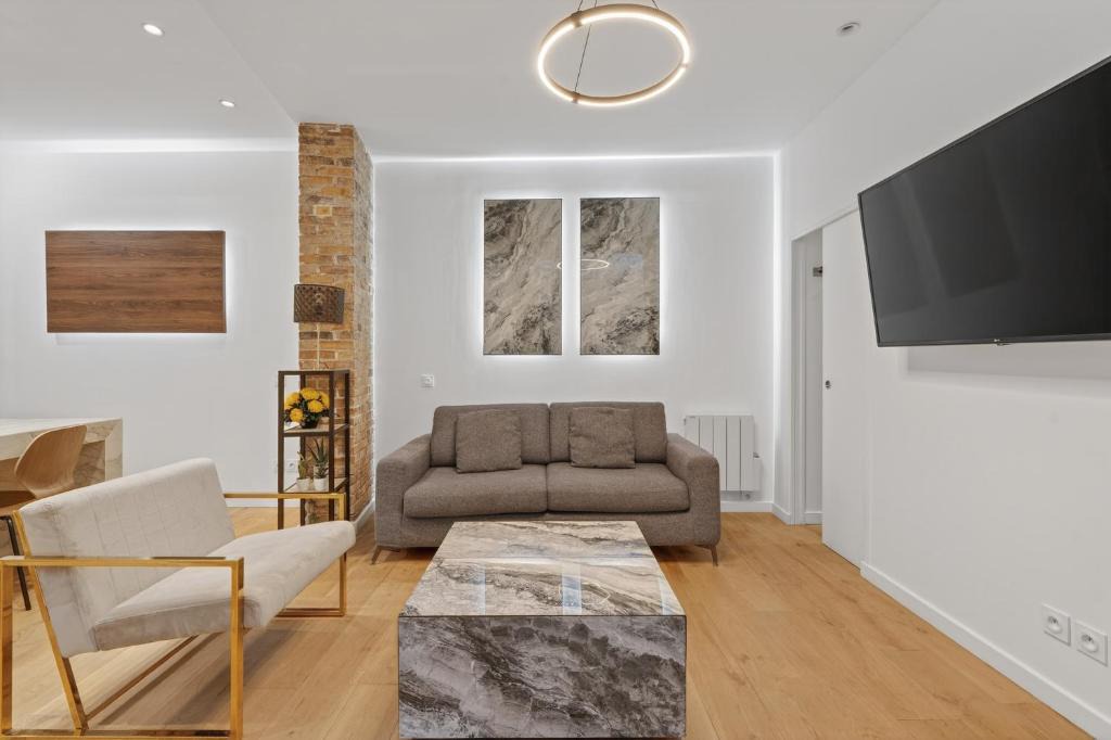 Quartier de la Monnaie Apartment | HR Quai Augustins - Notre Dame Paris
