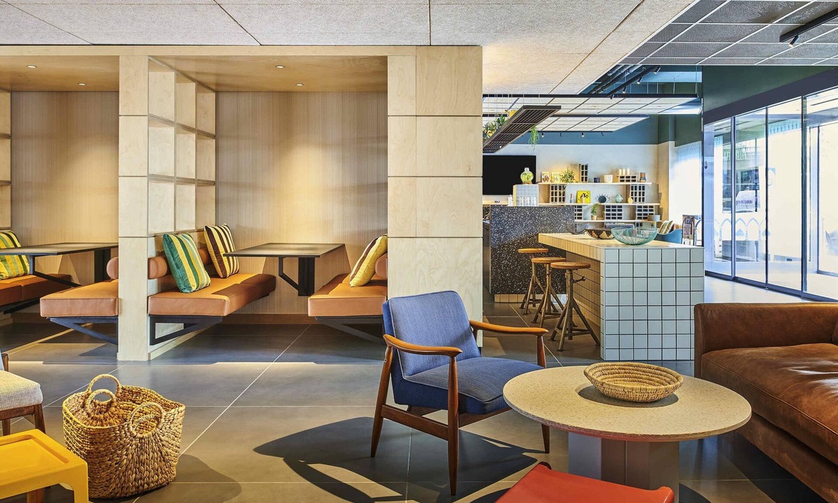 Quartier de la Chapelle Hotel | ibis Budget Paris porte de la Chapelle - Aréna
