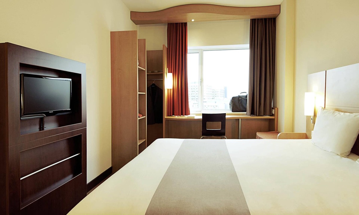 Beynost Hotel | ibis Lyon Est Beynost A42