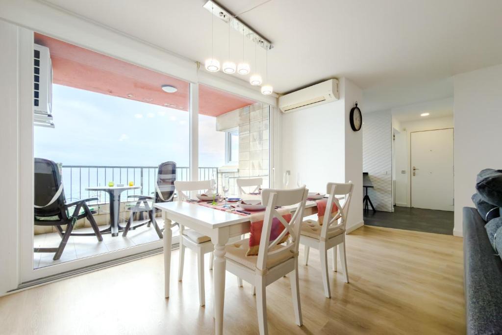 Vilassar de Mar Apartment | Impresionante Apartamento delante del Mar