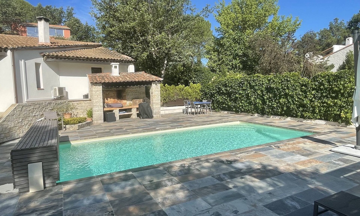 Chateauneuf-le-Rouge Villa | Independent apartment in quiet villa with swimming pool near Aix en Provence
