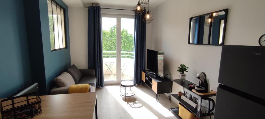 Saint-Priest Apartment | Indy Appart - Clim - Proche Eurexpo - Parking - Balcon au calme