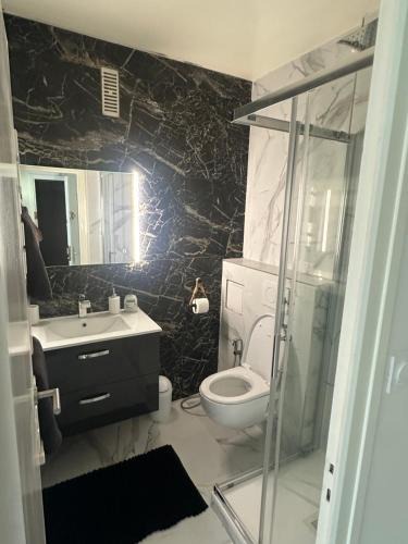 Montchat Apartment | Isidore