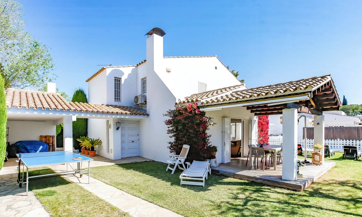 Can Macia House | Just 10 minutes from Sitges, house with private garden and pool-