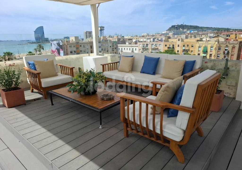 Barceloneta Apartment | Kronos on the Beach Attic Suite