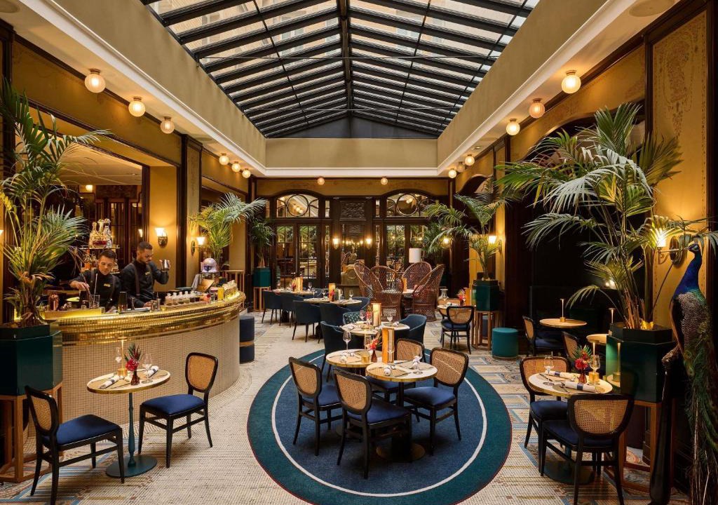 Quartier de la Porte-Saint-Denis Hotel | l'Echiquier Opéra Hotel Paris - MGallery Collection