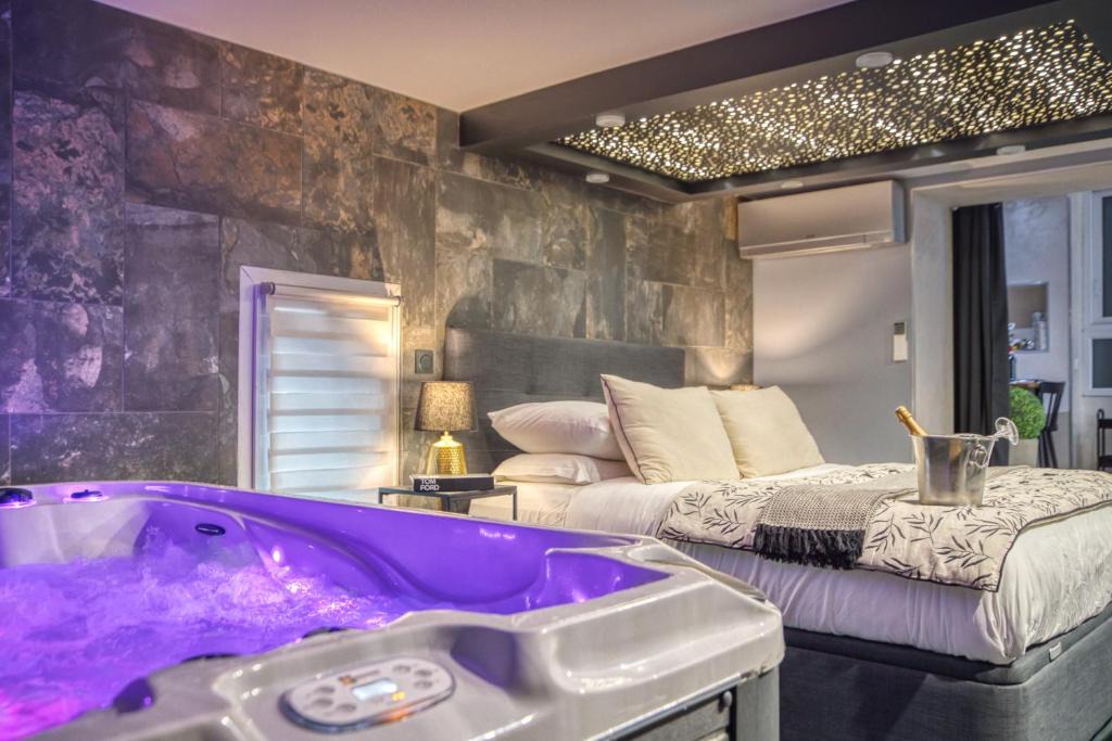 Secteur 4 Apartment | L'Eden Love - Jacuzzi/Sauna