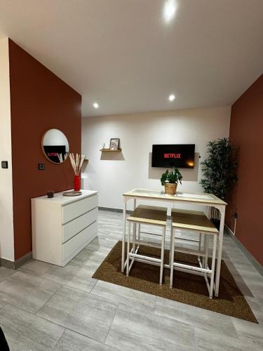 Miramas Apartment | L Escapade au cœur de Miramas