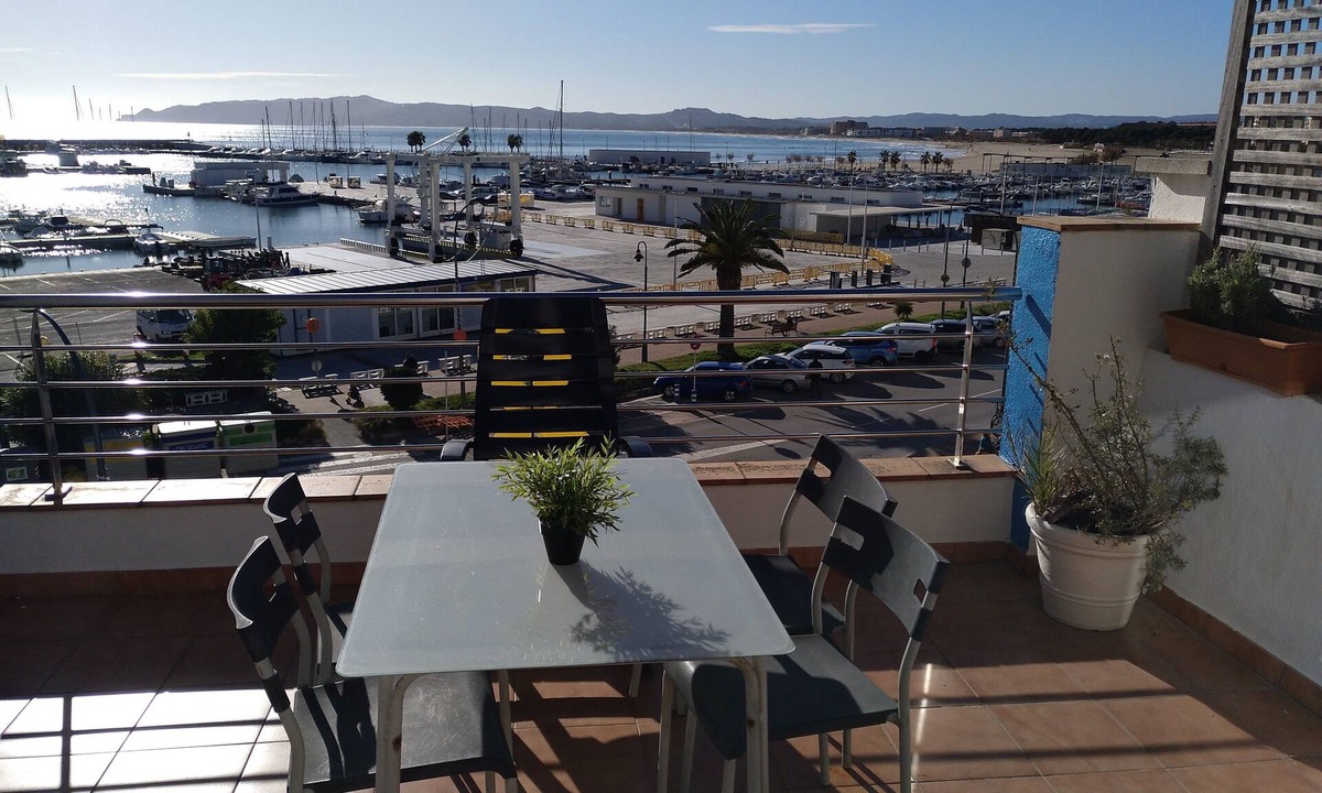 L'Estartit Apartment | L'Estartit. Penthouse with splendid terrace in front of the marina