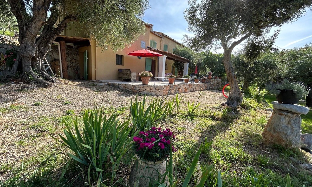 Mons Villa | la Blaquiere