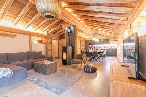 Bonneval-sur-Arc Apartment | La Caretta - Vieux village - Appartement 10 personnes 150m2