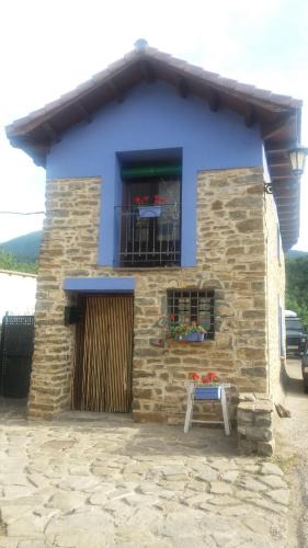 Yosa de Sobremonte House | La Casa Azul
