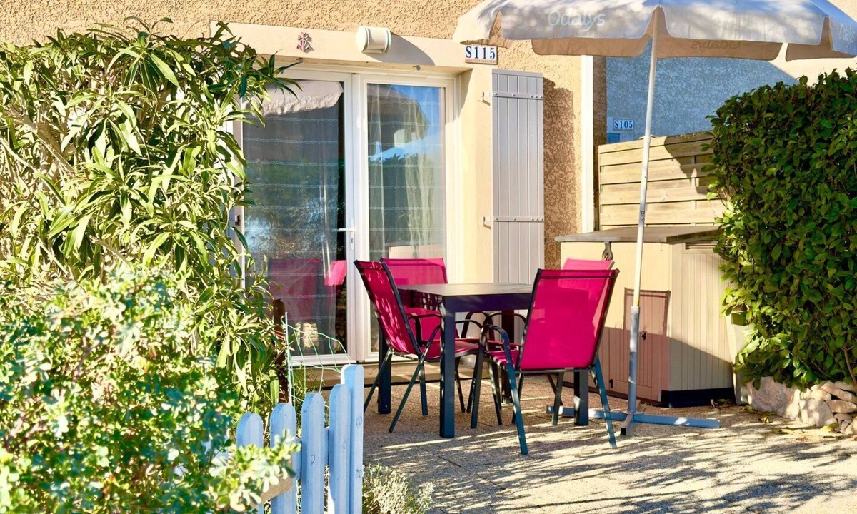 Calvisson Apartment | La Dolce Vita, 2 guests, Pool in Calvisson