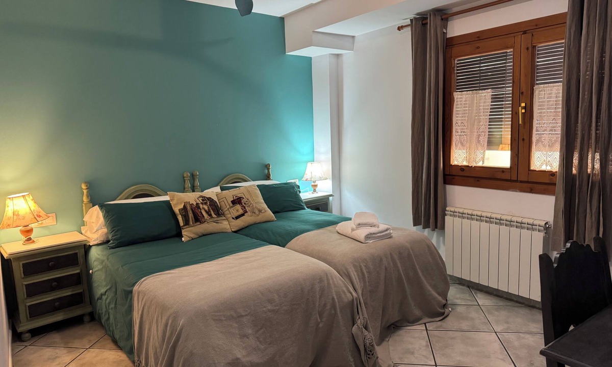 Sarroca de Bellera Cottage | La fusteria del casat rural apartment EL BOSC, calm, nature with chimney