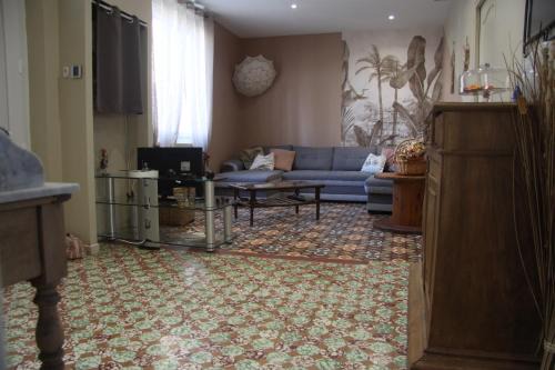 Saint-Hippolyte House | la maison du bonheur