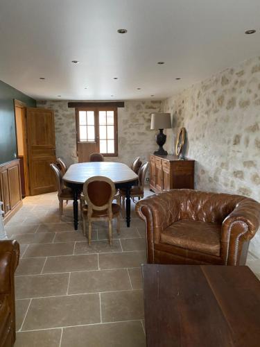 Pontarme Bed & Breakfast | La Maison du Caillou