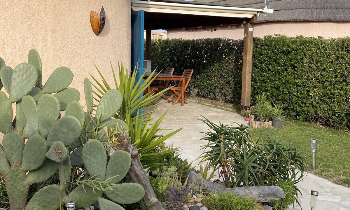 Le Barcares House | "La Maison du Lac "Fisherman's farmhouse, sleeps 4, classified 2, swimming wifi