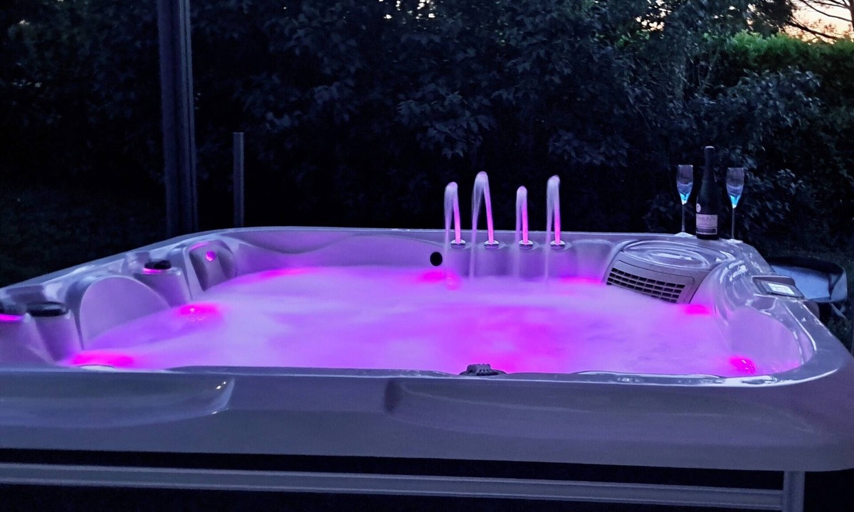 Chatuzange-le-Goubet Villa | La Maison d'à Côté | Design, Spa, Calm & Serenity/Quality services