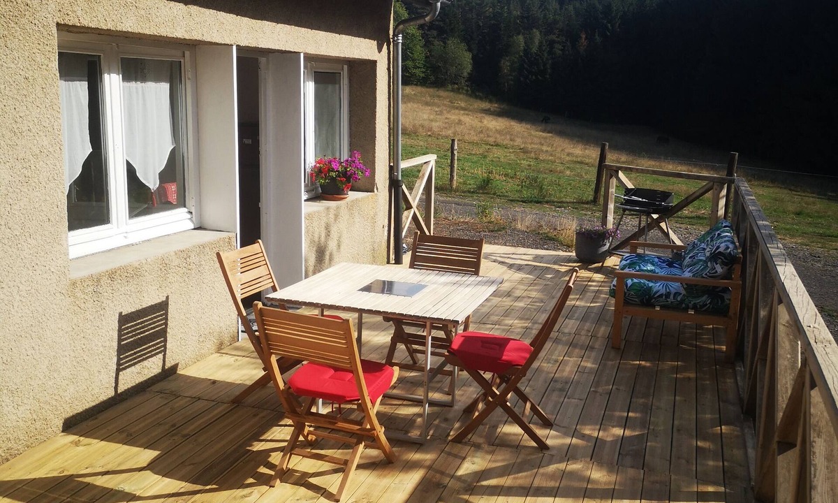 La Chapelle-Geneste Cottage | La Poupée Vacation Rental with Shared Pool