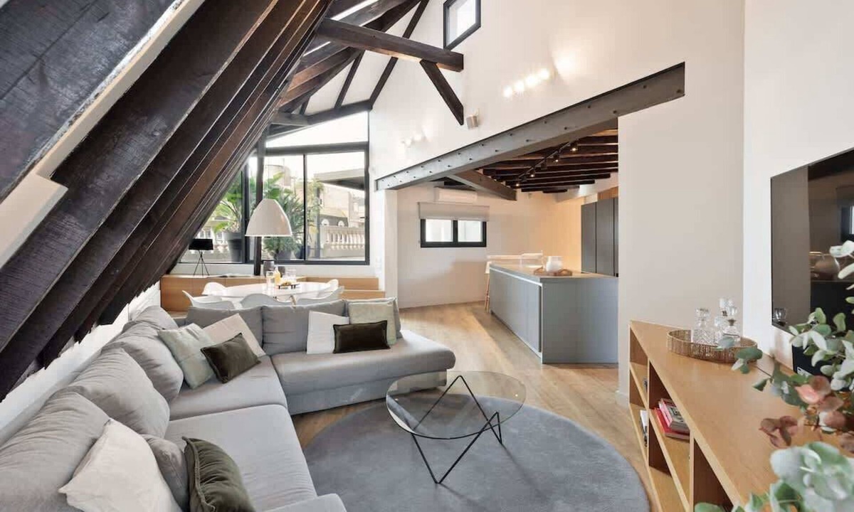 la Vila de Gracia Apartment | La Riera Penthouse