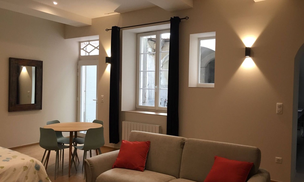 Valence Apartment | La Sérénité du Couvent in the historic center of Valence