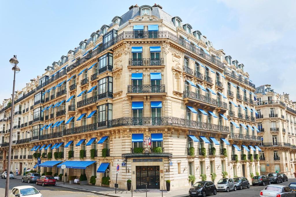 Champs-Elysees Hotel | La Tremoille Paris