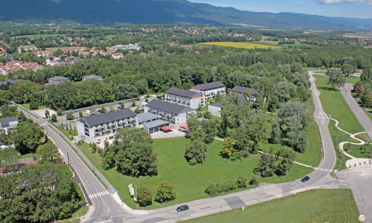 Divonne-les-Bains Apartment | La Villa Du Lac- Room for 3 People