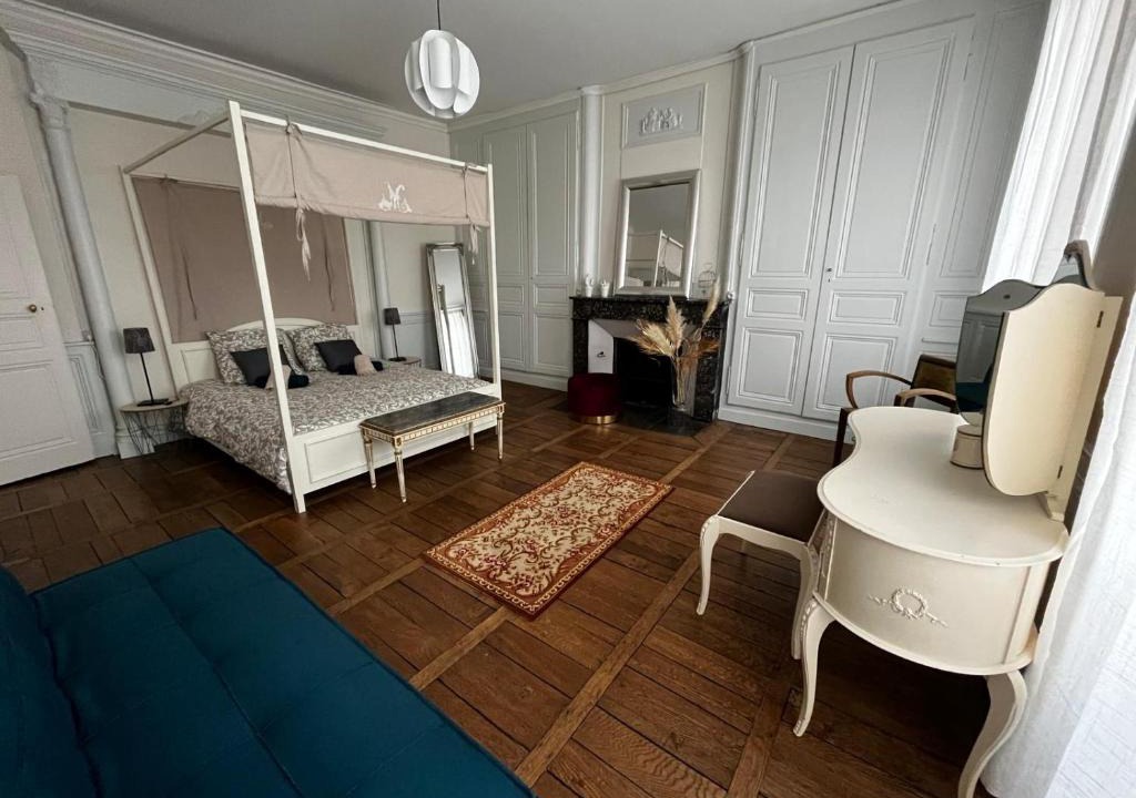 Aubusson Apartment | La Villa Louana 1 Appartement 160m2 sobriété,élégance en cœur de ville