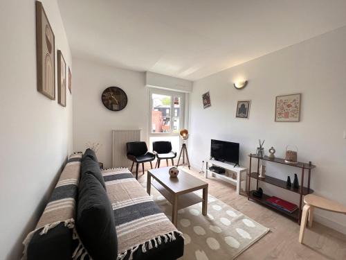 Les Epinettes Apartment | La Voyageur avec Parking et proche RER