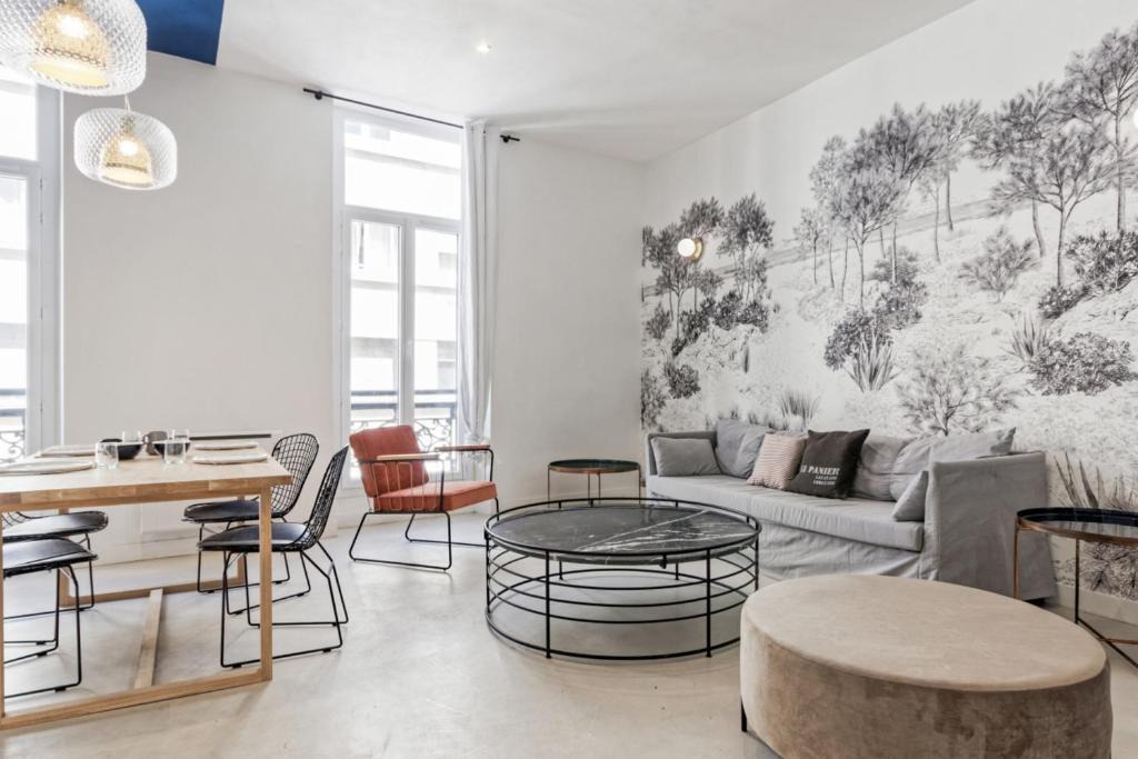Saint-Victor Apartment | Large and bright flat in Marseille, one street from the Old Port - Welkeys