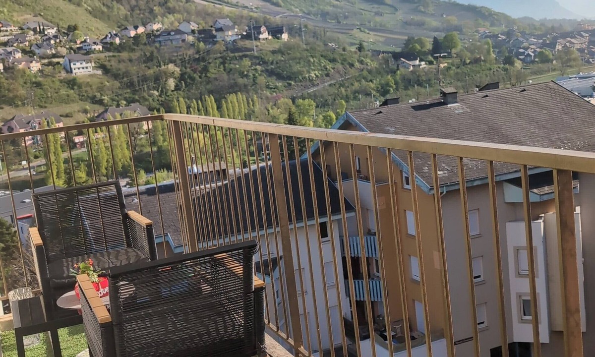 Montmelian Apartment | Large apartment for families or friends. Between mountains and lakes