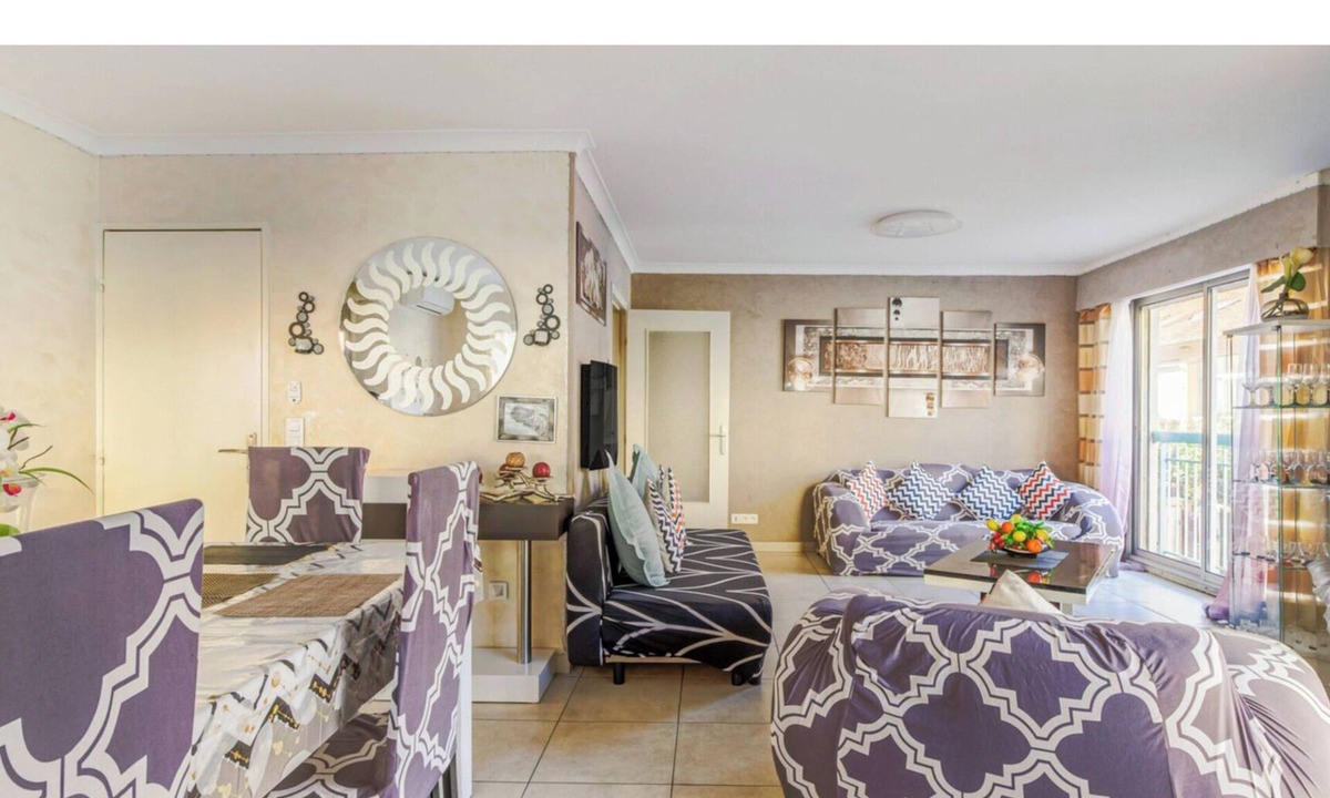 La Madeleine Apartment | Large bright apartment 10 min walk from the sea - 8 pers, 4 bedrooms