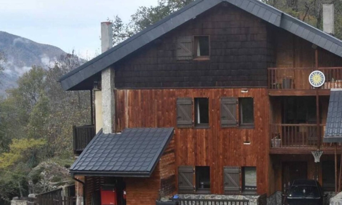 Ax-les-Thermes Ski Chalet | Large Chalet "Cœur des Pyrénées," Sleeps 25, with a spa and heated pool (30 degrees)