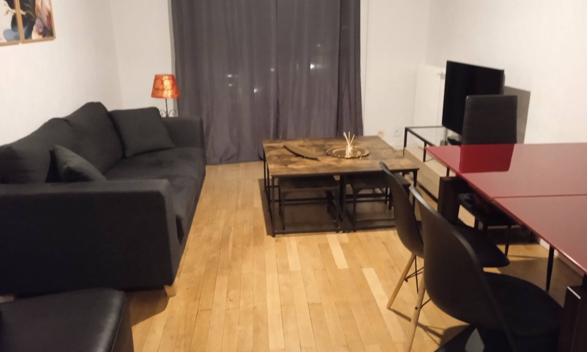 Grand Clement Apartment | Large, comfortable apartment 10 mn from Part Dieu train station.