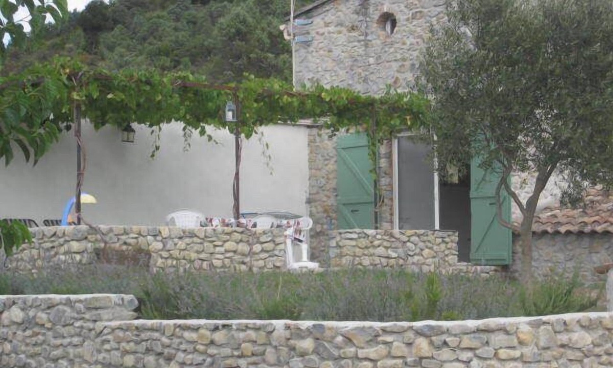 Valvigneres Cottage | large cottage in stone farmhouse typical of southern Ardeche