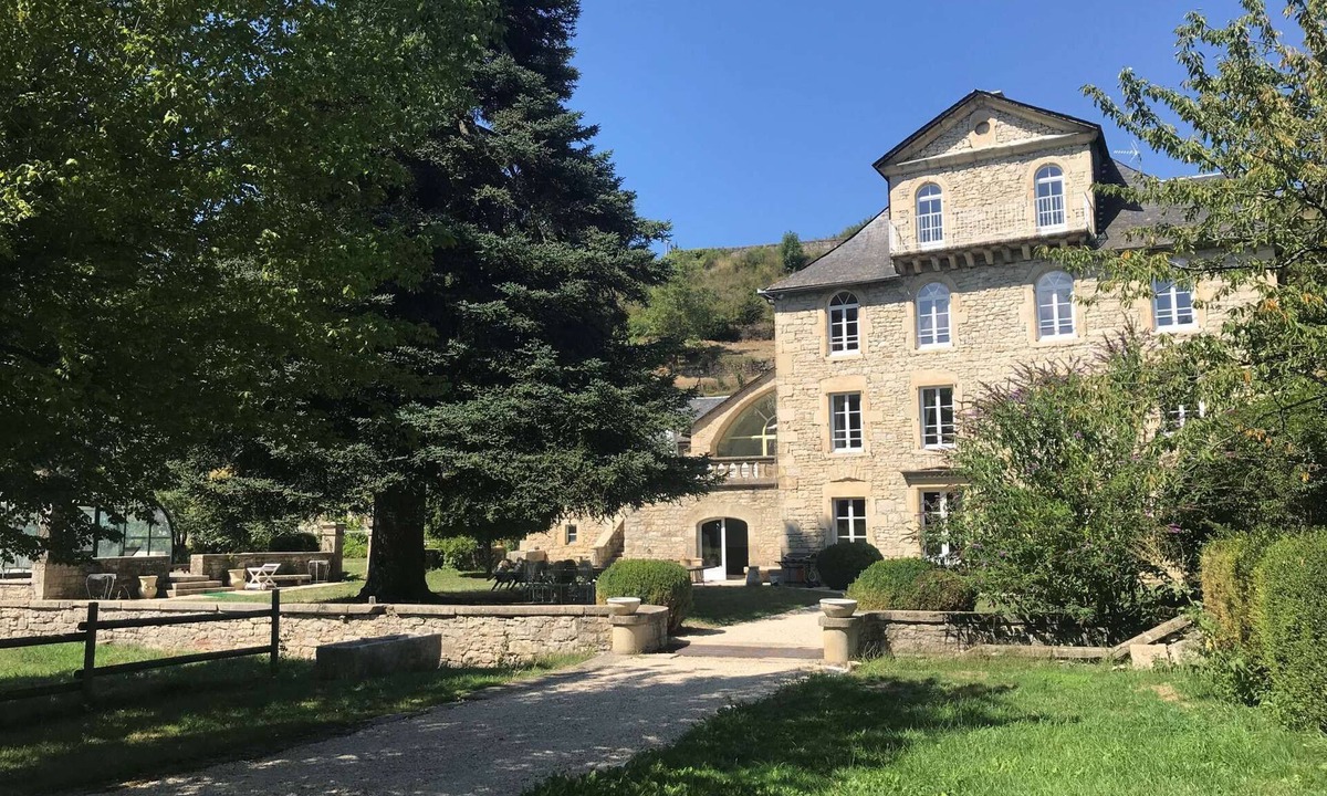 Gaillac-d'Aveyron Villa | Large town house and outbuilding (sleeps 20)