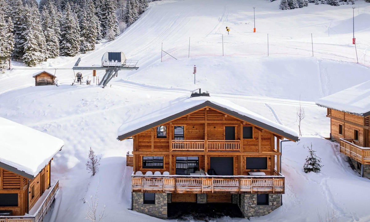 Manigod Ski Chalet | Le 1467 - Comfortable ski-in ski-out property up to 8 guests - OVO Network