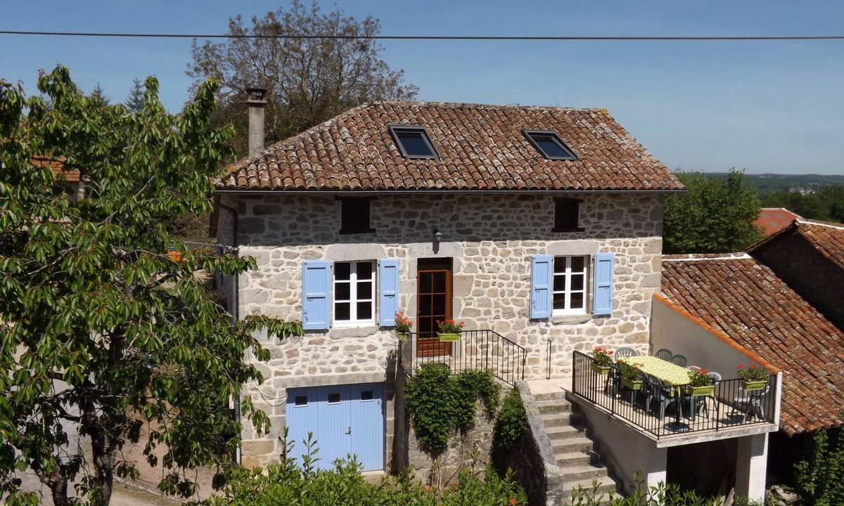 Pers House | LE BEL MARQUIS NEAR LAC DE SAINT ETIENNE CANTALES