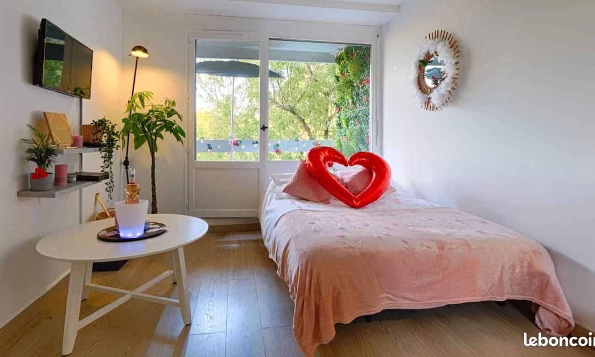 Beaux Arts-Boutonnet Apartment | Le Bleu Celeste - Montpellier - Jacuzzi Privatif et Piscine Commune