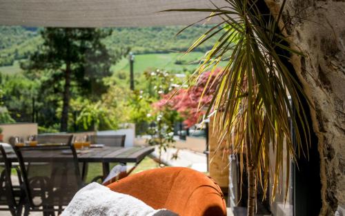 Millau Apartment | Le boum coeur douillet troglodyte jardin wifi pk