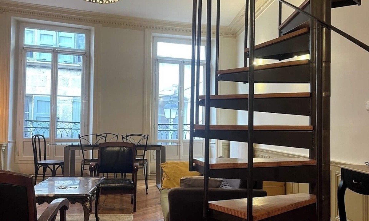 Le Puy-en-Velay Apartment | Le charme du Puy dans une ancienne verrerie