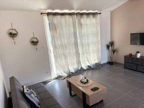 Arzens House | Le Cocon de Roquelande equestrian boarding house