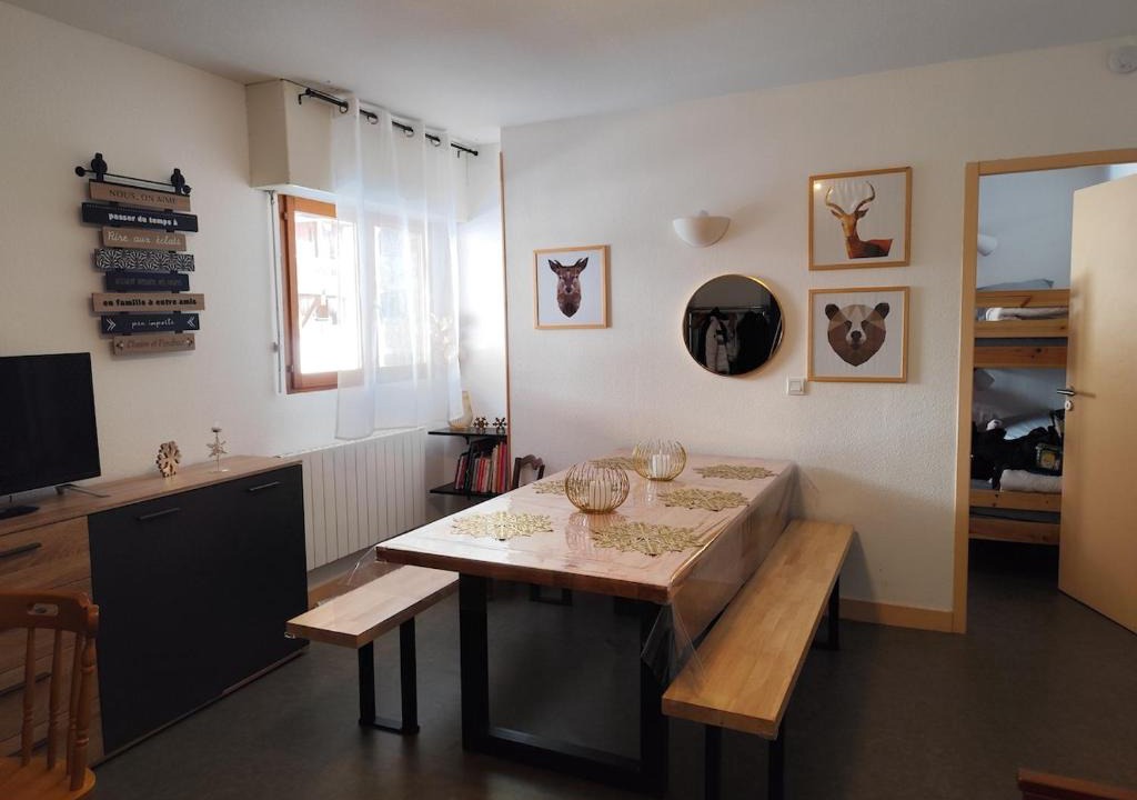 Guzet Neige Apartment | Le Flocon Doré - Appartement Chaleureux au Cœur de la Station