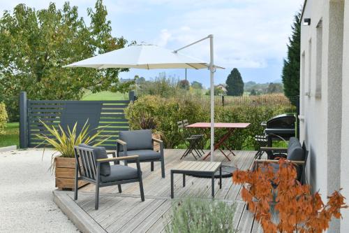 Coise-Saint-Jean-Pied-Gauthier Apartment | Le Relai Du Val -Wifi Terrasse