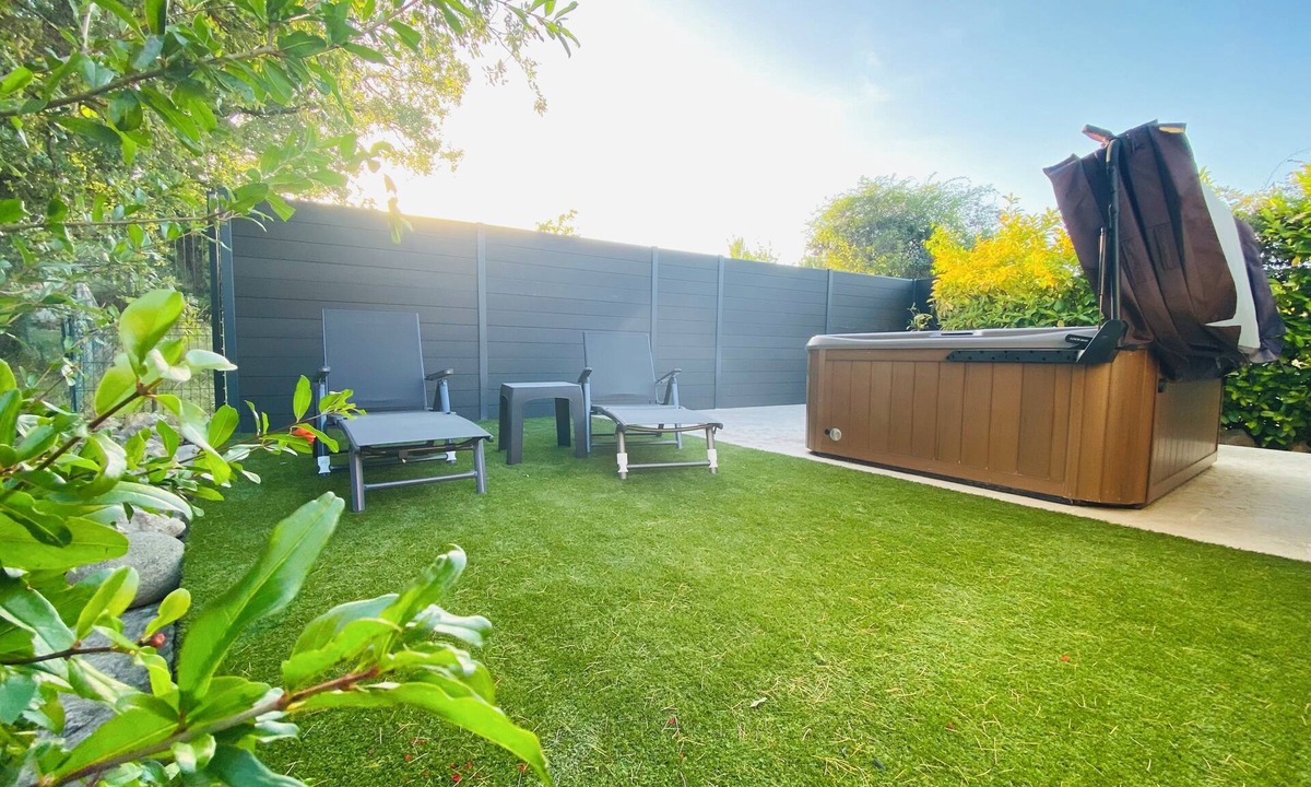 Vagnas House | Le Mazet d'Eden: a private garden with no overlooking neighbors, featuring its own private spa with air conditioning.