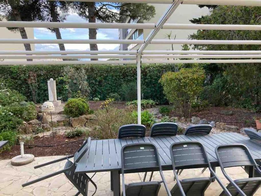 Les Arenes Apartment | Le Papounet Appartement - Maison de 150m2 à 500m de la plage et du centre ville