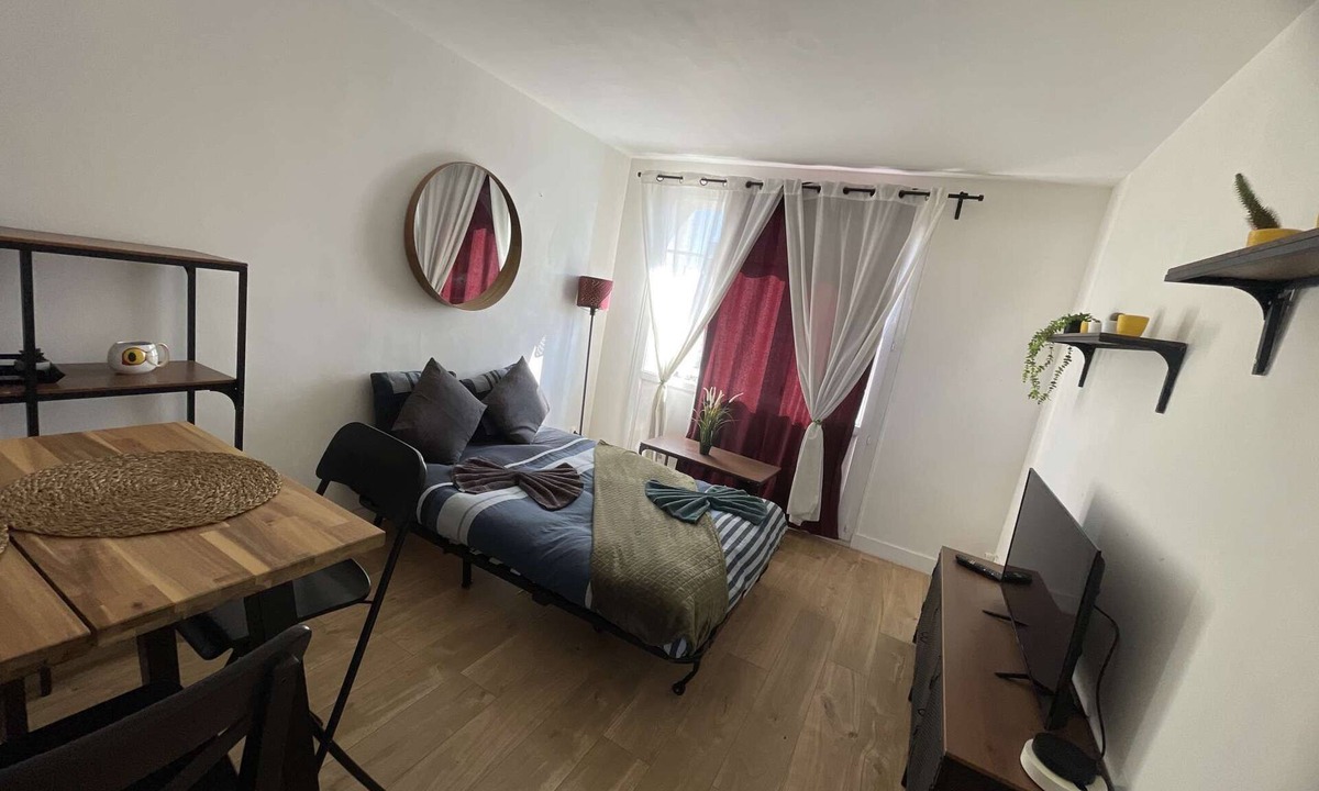 Vitry-sur-Seine Apartment | Le Petit Rosier in Vitry-sur-Seine, 20 minutes from central Paris and Orly airport